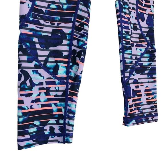 ZELLA "Ultra Femme" Jungle Print Midi Cropped Leggings - Picture 3 of 6